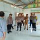 Kapolres Sabang dan jajarannya bersama komisionir KIP Sabang melakukan pengecekan kesiapan pelaksanaan Pemungutan Suara Ulang (PSU) di TPS 2 Gampong Payaseunara Sabang. (Waspada/ist)