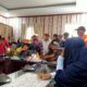 WARGA pesisir Desa Perlis, Kec. Brandan Barat, yang berdemo berdialog dengan anggota DPRD Langkat. Waspada/Ist