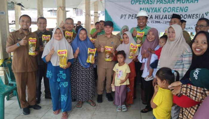 PT PHI Hutalombang Gelar Pasar Murah 2.500 Kg Migor Parveen
