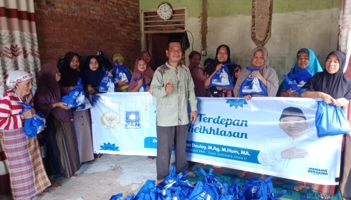 Saleh Partaonan Salurkan Sembako Dan Sediakan Mudik Gratis Bagi Warga Sumut