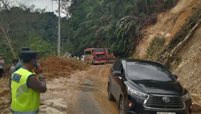 Jalan Lintas Tarutung-Sipirok Normal