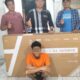 Polres Pematangsiantar melalui Unit Jatanras Sat Reskrim Polres dan tim berhasil meringkus terduga pelaku Curat satu unit TV, pria RMP, 25, alias Robi (jongkok) di rumahnya di Jl. Silimakuta, Kel. Simarito, Kec. Siantar Barat, Jumat (28/4) pukul 16:00 dan menyita barang bukti satu unit TV milik korban.(Waspada-Ist).