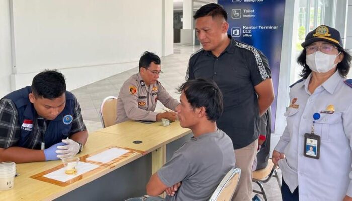 Polres P.Siantar Tes Urine Awak Angkutan