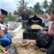 SUASANA Ziarah ke Makam Alm. Merah Sakti, Jumat (28/3). (Waspada/Ist)