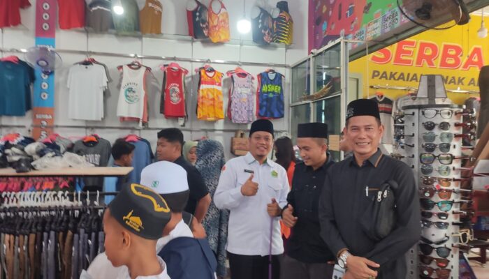 IPARI Dan Baznas Batubara Bawa Anak Panti Asuhan Belanja Baju Hari Raya