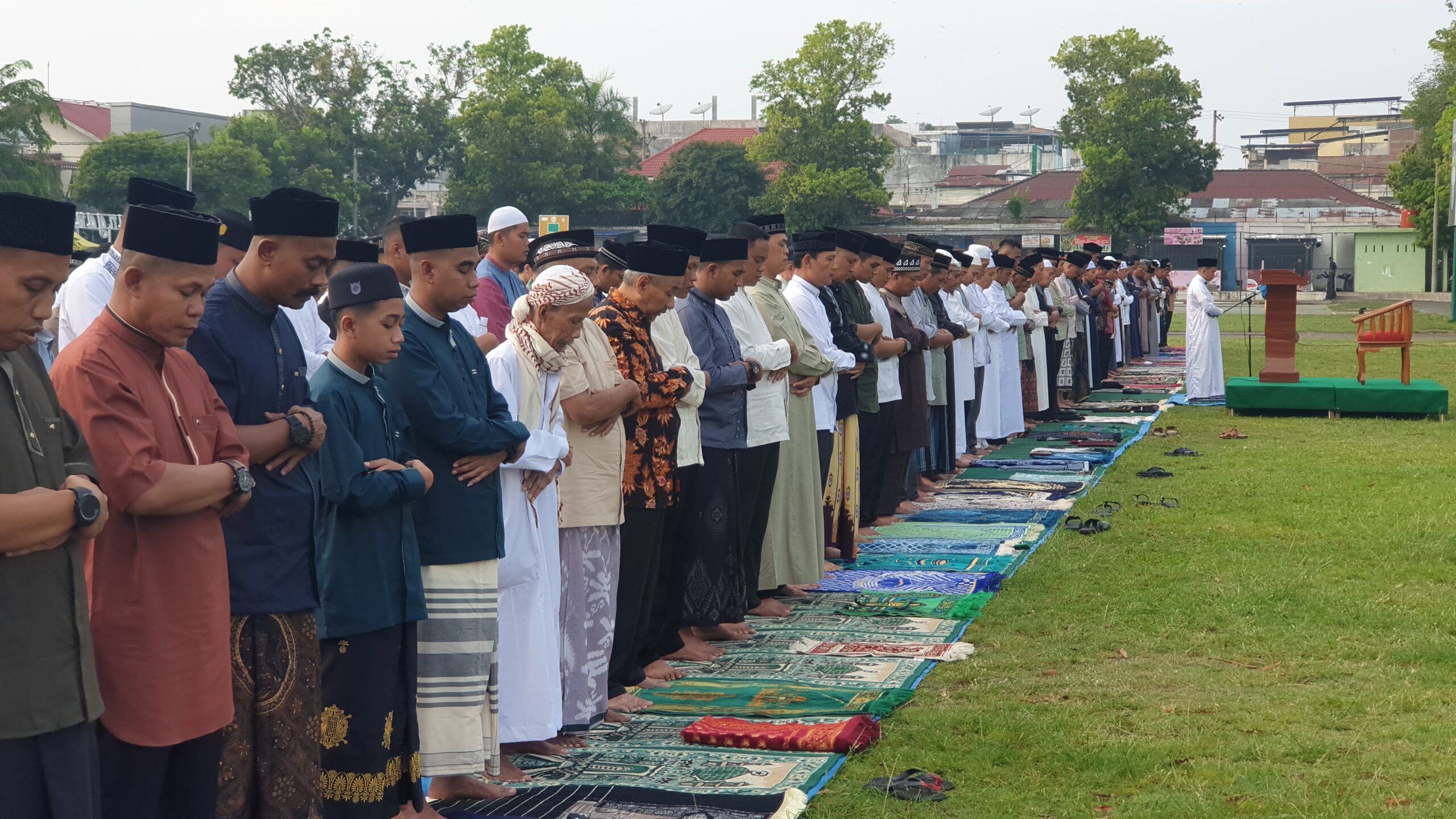 Korem 011/LW Gelar Shalat Idul Fitri Di Lapangan Jenderal Sudirman Korem 011/LW Gelar Shalat Idul Fitri Di Lapangan Jenderal Sudirman