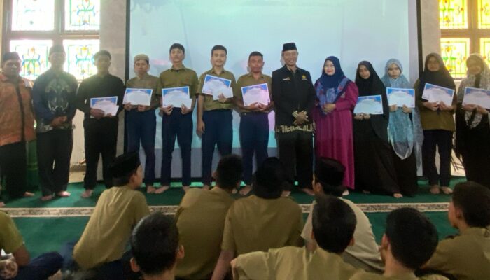 Membangun Kebiasaan Beribadah Siswa, SMP Muhammadiyah 1 Medan Gelar Pesantren Ramadhan