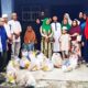 TOKOH Masyarakat yang juga dikenal Pemerhati Sosial, M. Arif Tanjung saat menggelar kegiatan bakti sosial berbagi sembako di bulan suci ramadhan 1446 H, Jumat (14/3/2025). Waspada/Ist