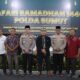 WAKAPOLDA Sumut Brigjen Rony Samtana dan Kapolrestabes Medan Kombes Pol Gidion Arif Setyawan melakukan Safari Ramadan 1446 Hijriah di Masjid Amal Muslimin, Kelurahan Medan Tenggara (Menteng), Kecamatan Medan Denai, Kota Medan, Kamis (6/3) malam. Waspada/Ist