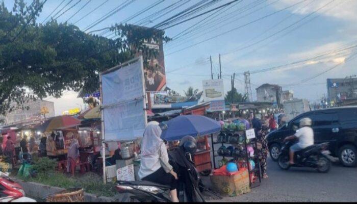 Lapak Pedagang Liar Sebabkan Kemacetan Di Simpang Jodoh Tembung