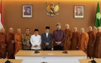Waisak 2025 di Candi Borobudur, Menag Nasaruddin Minta Umat Buddha Tonjolkan Kesakralan Upacara Suci