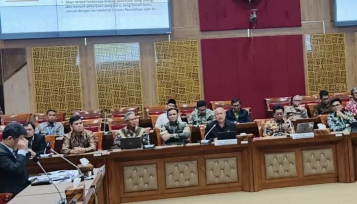 Rektor UNJ Ikut RDP dengan Komisi X DPR RI, Bahas Perubahan UU Sisdiknas