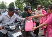 Semarakkan Ramadhan 1446 H, Bhayangkari Cabang Kota Besar Medan Berbagi Takjil