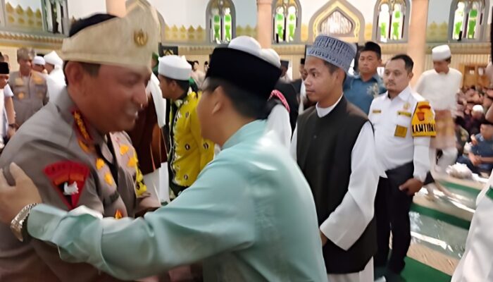 Kyai Khambali Apresiasi Kapolri, Buka Bersama Pererat Silaturrahim