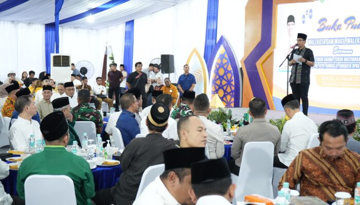 Buka Puasa Bersama Dengan Seluruh Pemangku Kepentingan Kota, Rico Waas : Momentum Untuk Mengikat Silaturahmi Di Antara Kita Semua