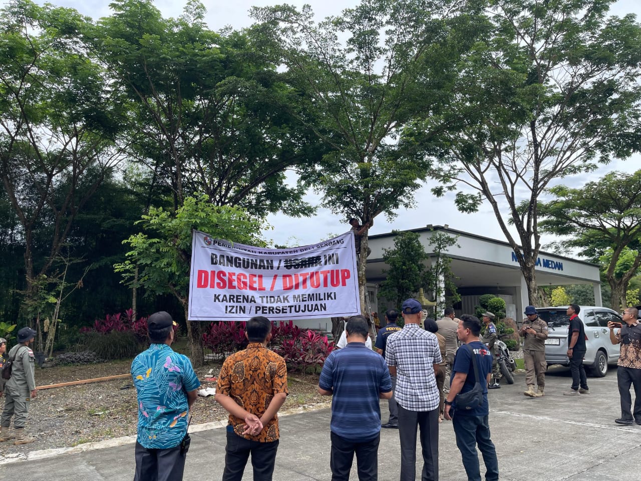 Tak Miliki Izin PBG, Satpol PP Deliserdang Segel Bangunan PT NMN