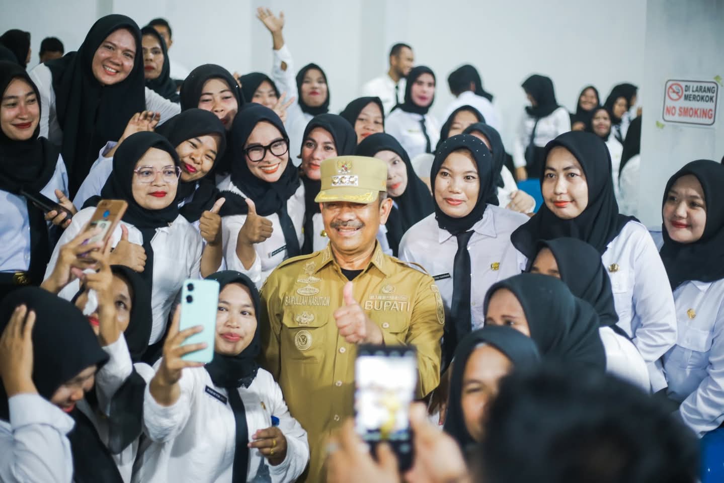 Bupati Mandailing Natal Serahkan SK CPNS