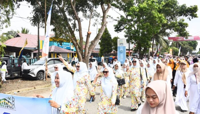 Tampilkan Keberagaman Etnis, Pawai Ta'aruf MTQ Ke-58 Kabupaten Deliserdang Menarik Perhatian Warga