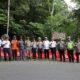 KEPALA Dinas Perhubungan Provinsi Sumut, Dr. Agustinus Panjaitan, Kadishub Langkat dan jajaran berfoto bersama usai meninjau titik rawan kecelakaan (blackspot) tikungan Salak, Dusun Pamah Semelir, Desa Telagah, Kecamatan Sei Bingai, Kabupaten Langkat, Jumat (11/4/2025). Waspada/Ist