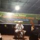 Al Ustad Suut Tambunan menyampaikan tausiah di kegiatan Halal Bi Halal Keluarga Besar Komplek Ar Rahman Kemuning Baru Sampali Waspada/Anum Saskia .