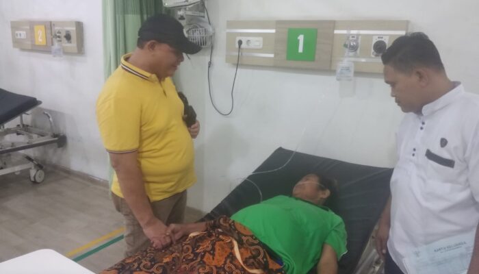 Hari Pertama Lebaran, M Dahnil Ginting Bantu Warga Sakit Di RS Haji Medan