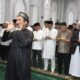 Bupati, Wabup dan Sekda Tapsel shalat Id 1446 H di Masjid Agung Syahrun Nur Sipirok. (Waspada/Ist)