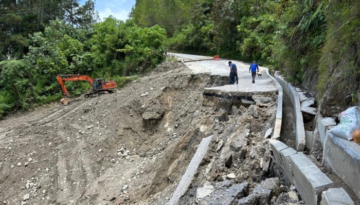 Longsor Sigarantung Ancam Keselamatan Warga