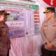 Karo Ops Polda Sumut Kombes Pol Viktor Togi Tambunan didampingi Kabid Propam Polda Sumut Kombes Pol Jilham Muntaha saat meninjau Pos Pelayanan 2 Pantai Bebas Parapat, Kec Giraang Sipanganbolon Kab. Simalungun, Rabu (2/4) sore.(Waspada/ist).