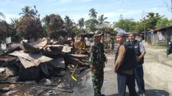 Tim Lazismu Langsa saat memantau lokasi kebakaran. (Waspada/ Ibnu Sa'dan)