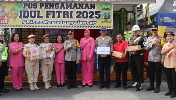 Kapolres P.Siantar Bersama Ketua Bhayangkari Cek Pospam Dan Posyan