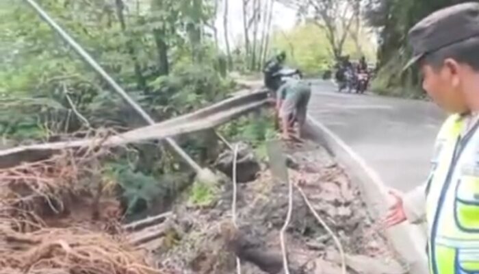 Polres Simalungun Minta Pengguna Jalan Waspadai Lokasi Longsor Dan Pohon Tumbang di Jembatan Sibaganding
