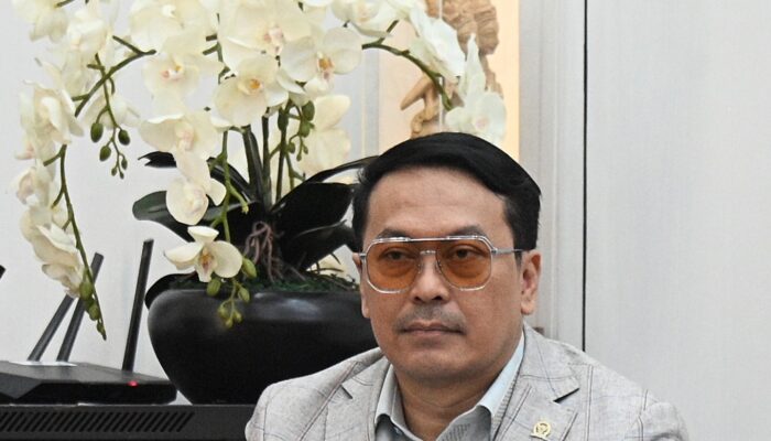 Rudi Hartono Bangun: Kebijakan AS Harus Disikapi Dengan Hati – Hati