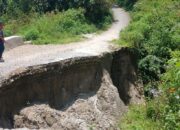 Jalan Desa Dolokmargu Terancam Putus