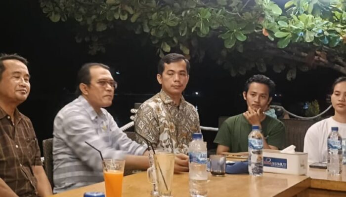 Penrad Siagian Soroti Rusaknya Infrastruktur Jalan Di Pulau Nias