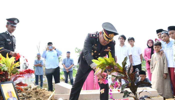 Wakapolres Pimpin Upacara Pemakaman Aiptu Muhammad Ali