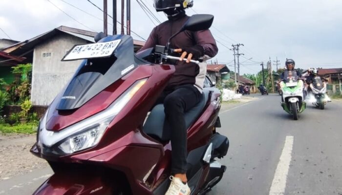 Touring Semakin Menyenangkan Bersama PCX 160 Roadsync