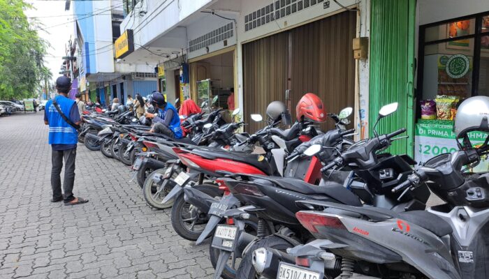 Hanya Digaji 2 Bulan, Jukir Tidak Lagi Jual Stiker Parkir Berlangganan