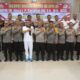 Anggota Komisi III DPR RI Hinca Panjaitan foto bersama dengan Kapolres Simalungun dan jajarannya.(Waspada/ist).