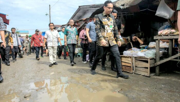 Rico Waas Langsung Sahuti Keluhan Pedagang Pasar Simalingkar Soal Banjir, Besok Drainase Dinormalisasi