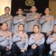 Kapolres Pematangsiantar AKBP Sah Udur Togi Marito Sitinjak (dua kiri) pose bersama Tim Supervisi Itwasum Mabes Polri dan lainnya menerima Kunker Tim Supervisi Itwasum Mabes Polri yang melakukan supervisi Operasi Ketupat Toba 2025 di aula Widay Satya Mapolres, Kamis (10/4).(Waspada-Ist).