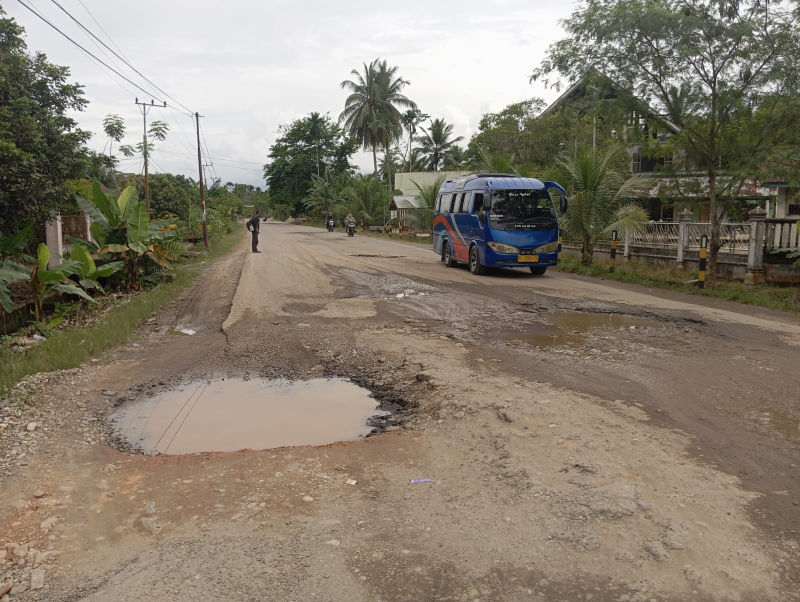 Jalan Lhoksukon - Cot Girek Rusak Parah, Akses Komoditi Perkebunan Terganggu Jalan Lhoksukon - Cot Girek Rusak Parah, Akses Komoditi Perkebunan Terganggu