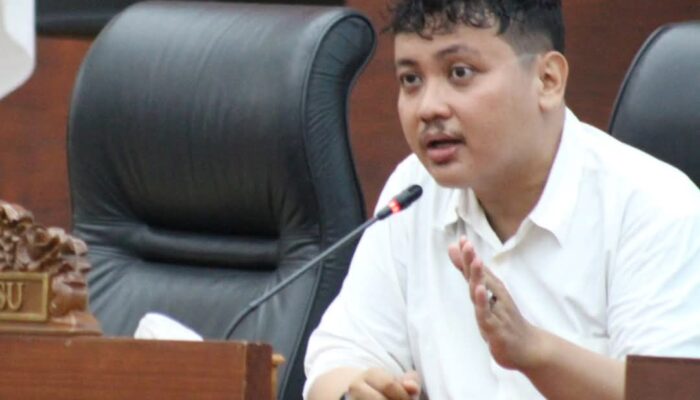 Perang Tarif: Memukul atau dipukul? Ekonomi Berdikari, Di Mana Engkau Kini?