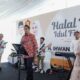 WALI Kota Medan Rico Tri Putra Bayu Waas, tampak bernyanyi bersama band pengiring di kediaman Wakil Ketua DPRD Sumut Ihwan Ritonga, Komplek Menteng Indah, Jalan Menteng, Medan Denai, Minggu (13/4/2025). Waspada/ist