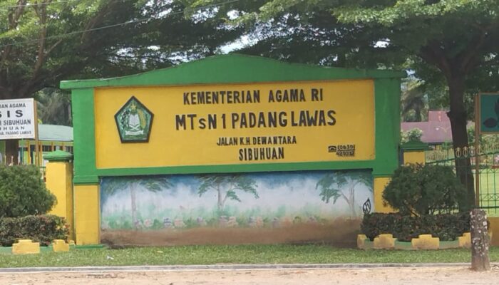 PPDB Di MTsN 1 Palas Hari Pertama Lebih 100 Orang Pendaftar