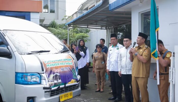 Wabup Berangkatkan 10 Calhaj Dairi Dan Pakpak Bharat Ikuti Manasik Haji