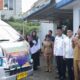 WAKIL Bupati Dairi Wahyu Daniel Sagala (kanan) berangkatkan Calon Jamaah Haji mengikuti manasik haji  di Medan.Waspada/ist.