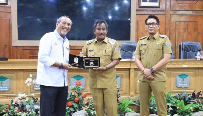 Kebut Pembangunan, Amir-PTPN Gelar Pertemuan