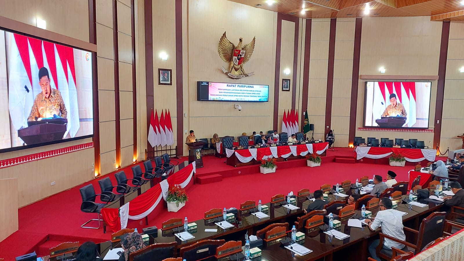 Hujan Instrupsi Di Paripurna Keputusan Rancangan Peraturan Tatib