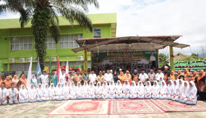 Bupati Putra Mahkota Hadiri Acara Penamatan Siswa Kelas XII MAN 1 Palas