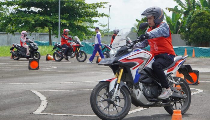 Regional Safety Riding Advisor Community Competition 2025 Lahirkan Bikers Peduli Budaya Berkendara Aman